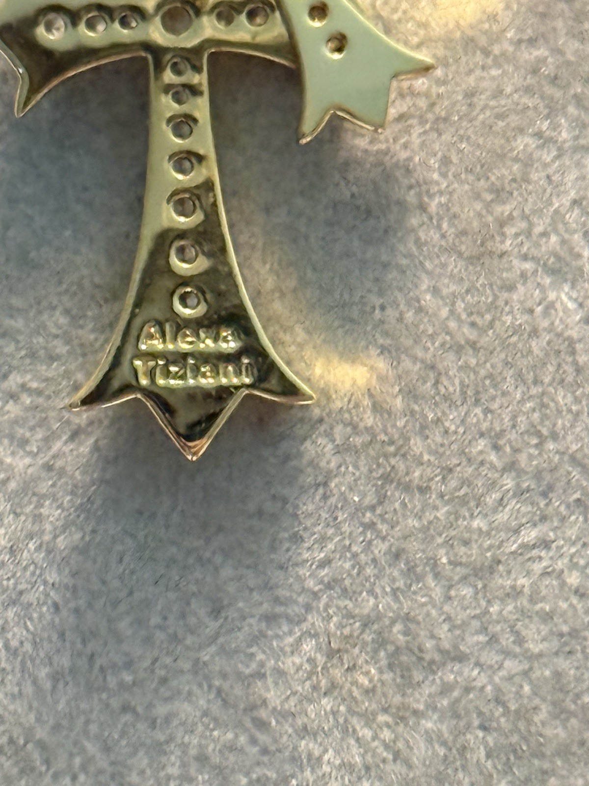 VTG EVRY 16” GOLD PLATED NECKLACE WITH TWO RHINESTONE ENCRUSTED CROSSES
