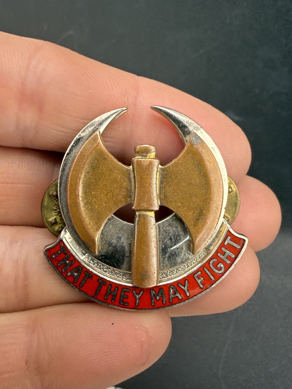 Vintage Army 224th Engineer Battalion Unit Crest Pin That They May Fight