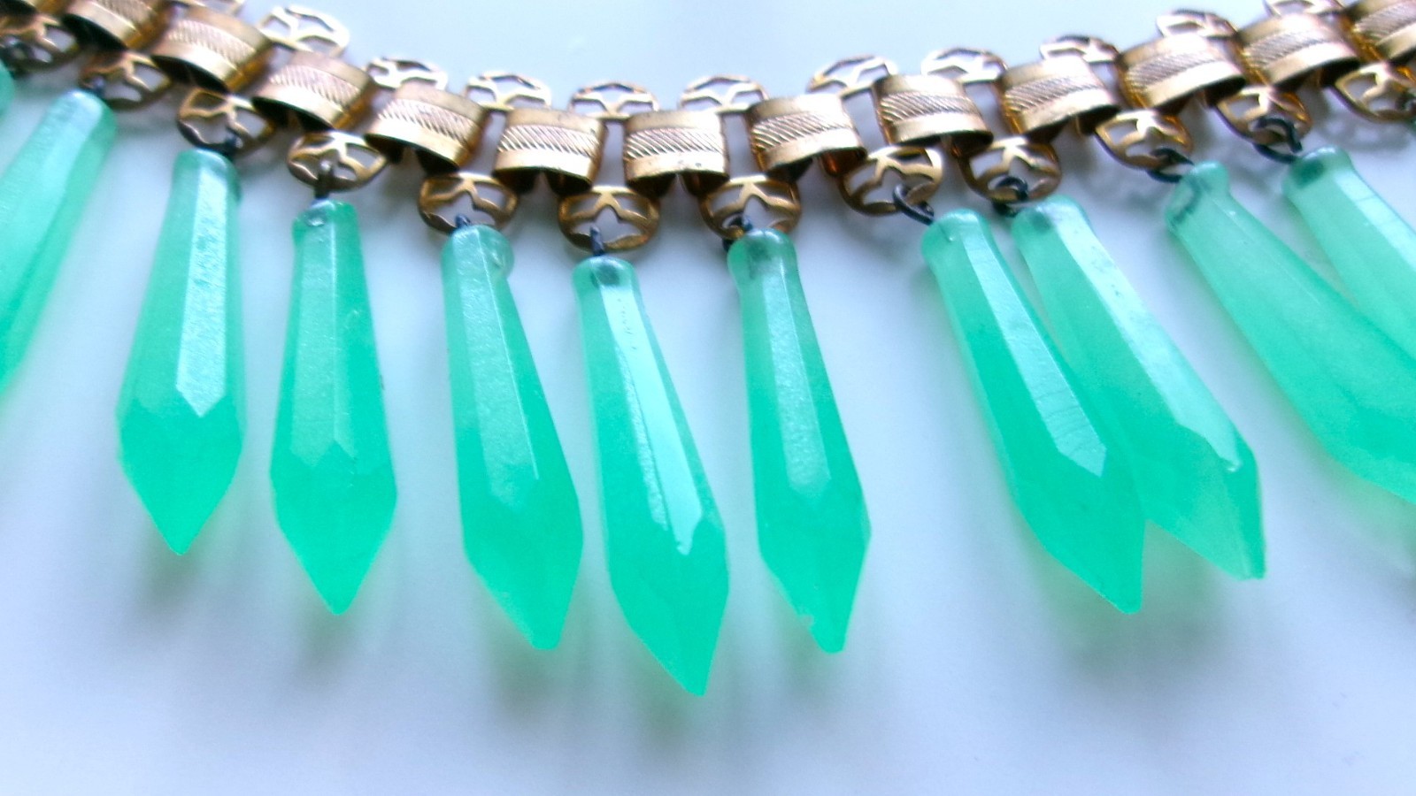 Stunning Vtg MCM West Germany Book Chain Uranium Glass Dangle Fringe Necklace