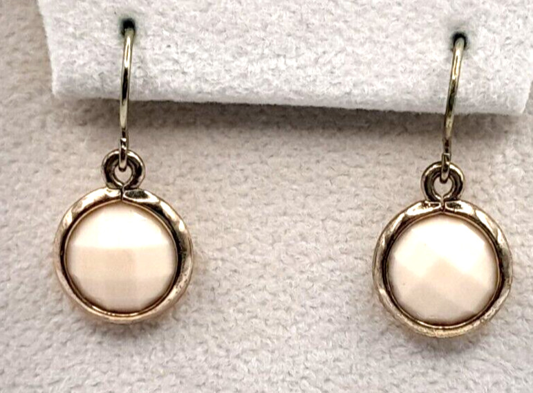 Vintage 1990’s Gold Tone 1″ Classic Dress Creamy Drop/Dangle Earrings Pierced