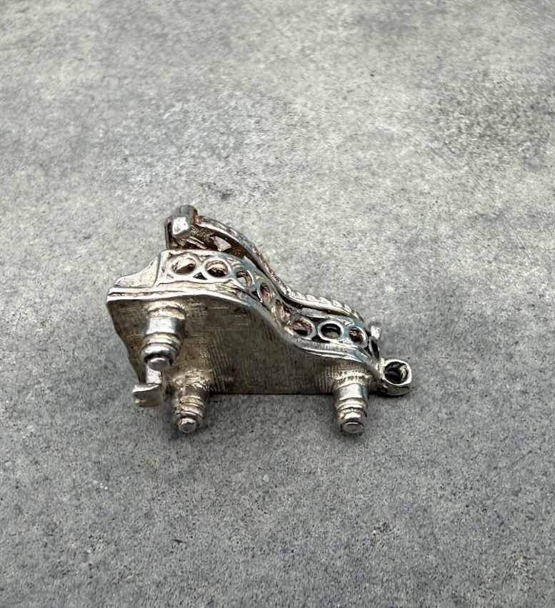 Vintage Sterling Silver Fancy Opening Grand Piano Musical Notes In Charm 4.4g