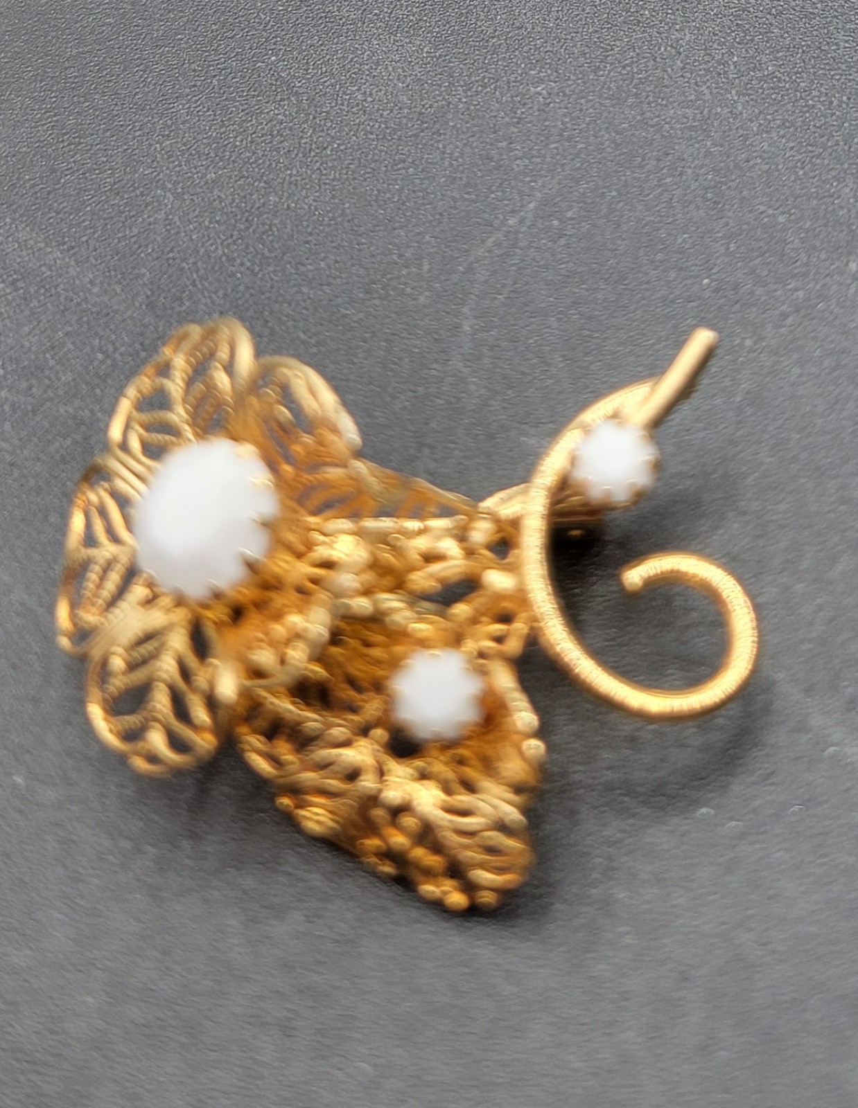 Vintage Milk Glass Flower Brooch Pin Gold Tone Filagree White Faceted Stones