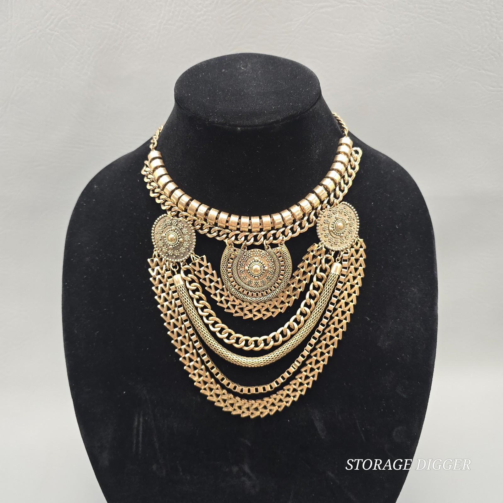 VTG Chunky Statement Multi-Strand Gold Tone Chains Collar Bib Choker Necklace