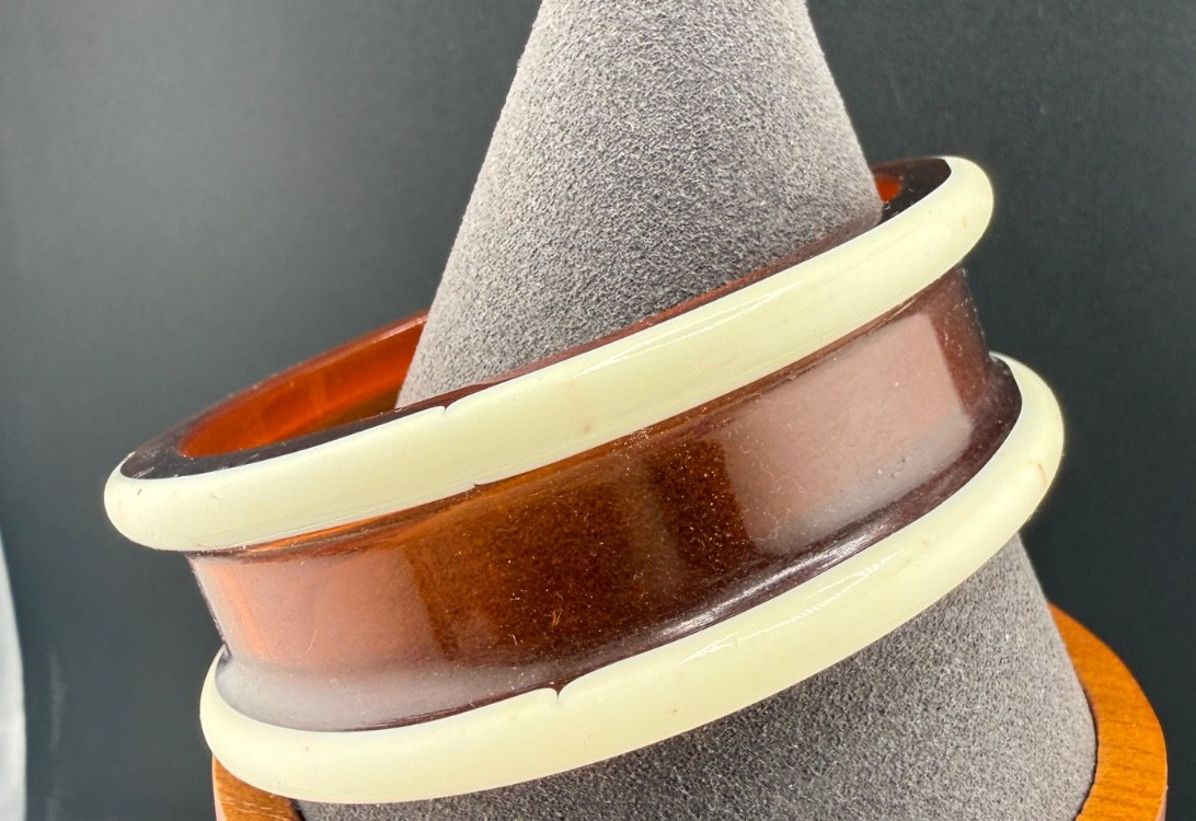 Vintage Acrylic Bangle Brown White Rootbeer 8.5”