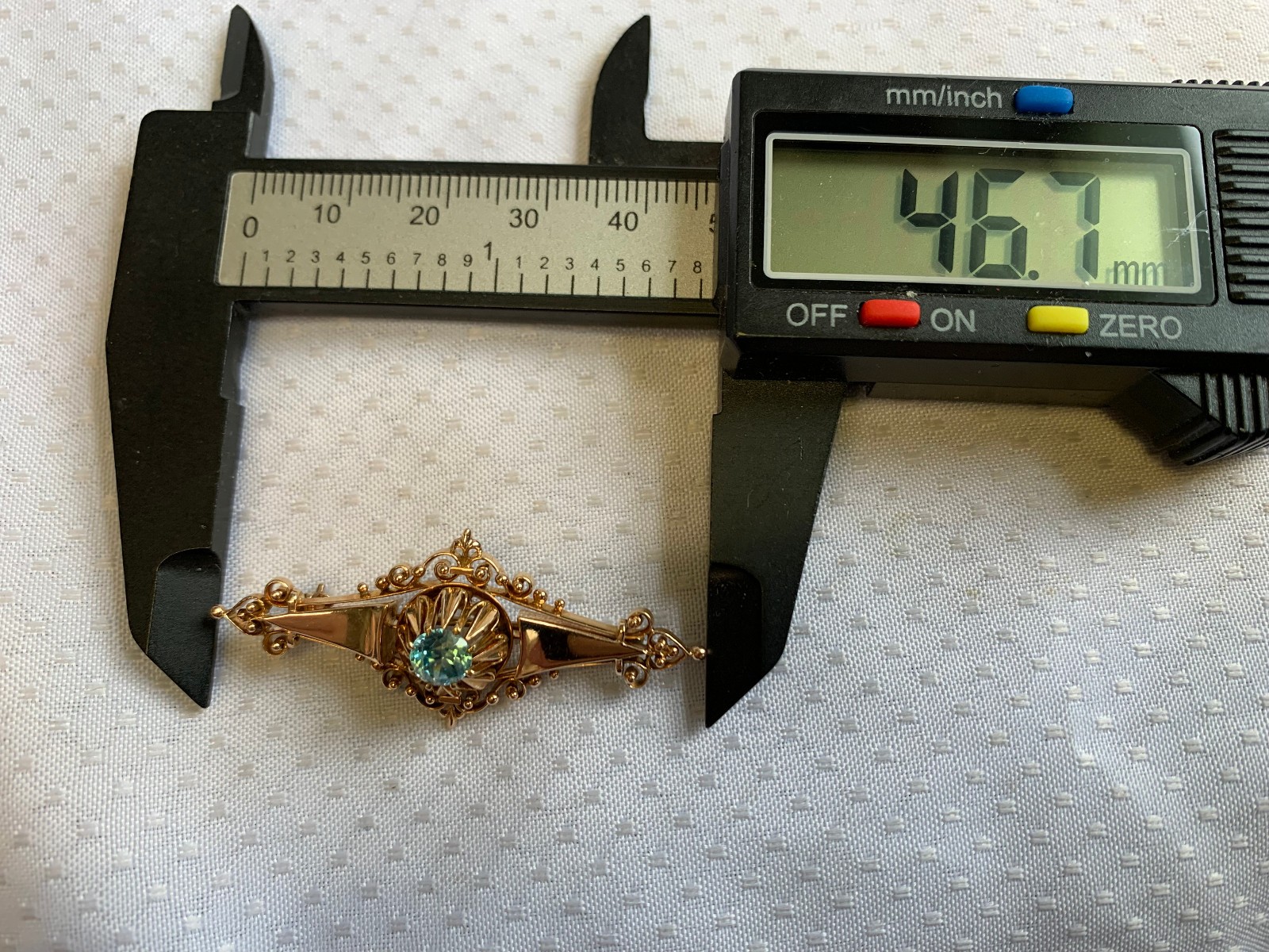 Vtg Yellow Gold Brooch 6.63g Fine Jewelry Blue Topaz Color Stone Pin *READ*