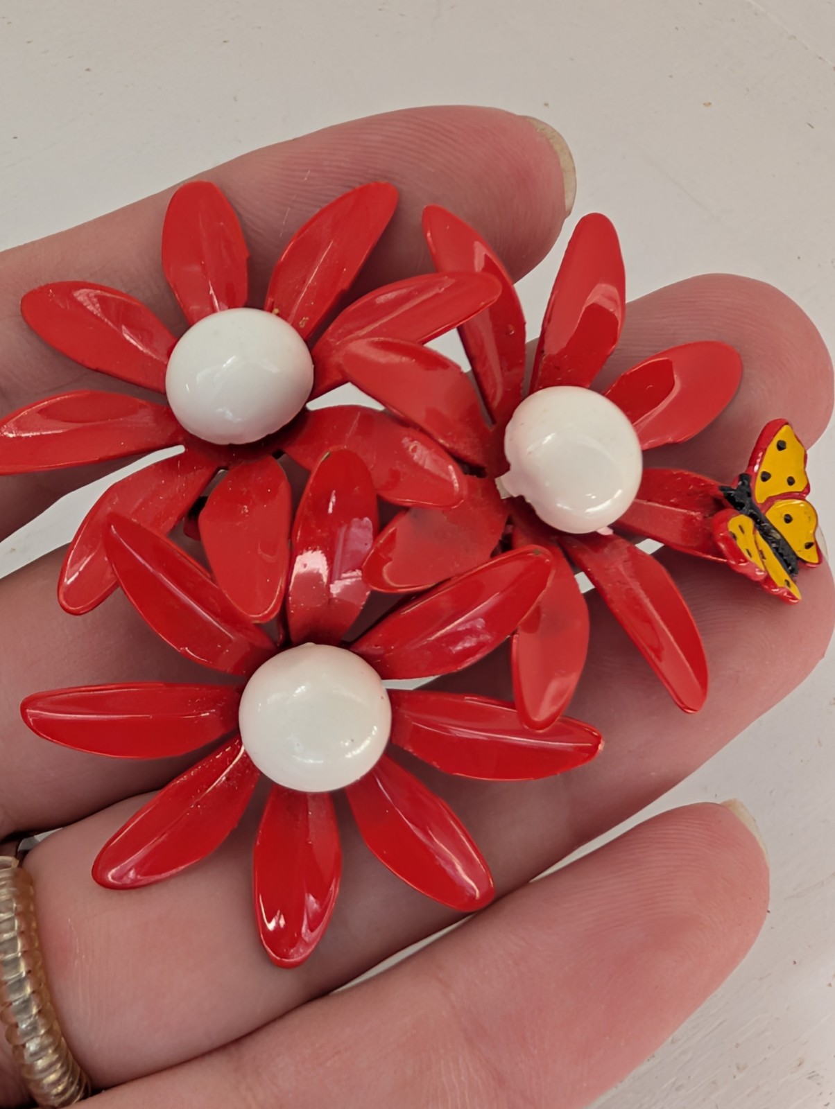 Vintage Red Enamel Daisy Flower Cluster Brooch Retro 1960’s ladybug