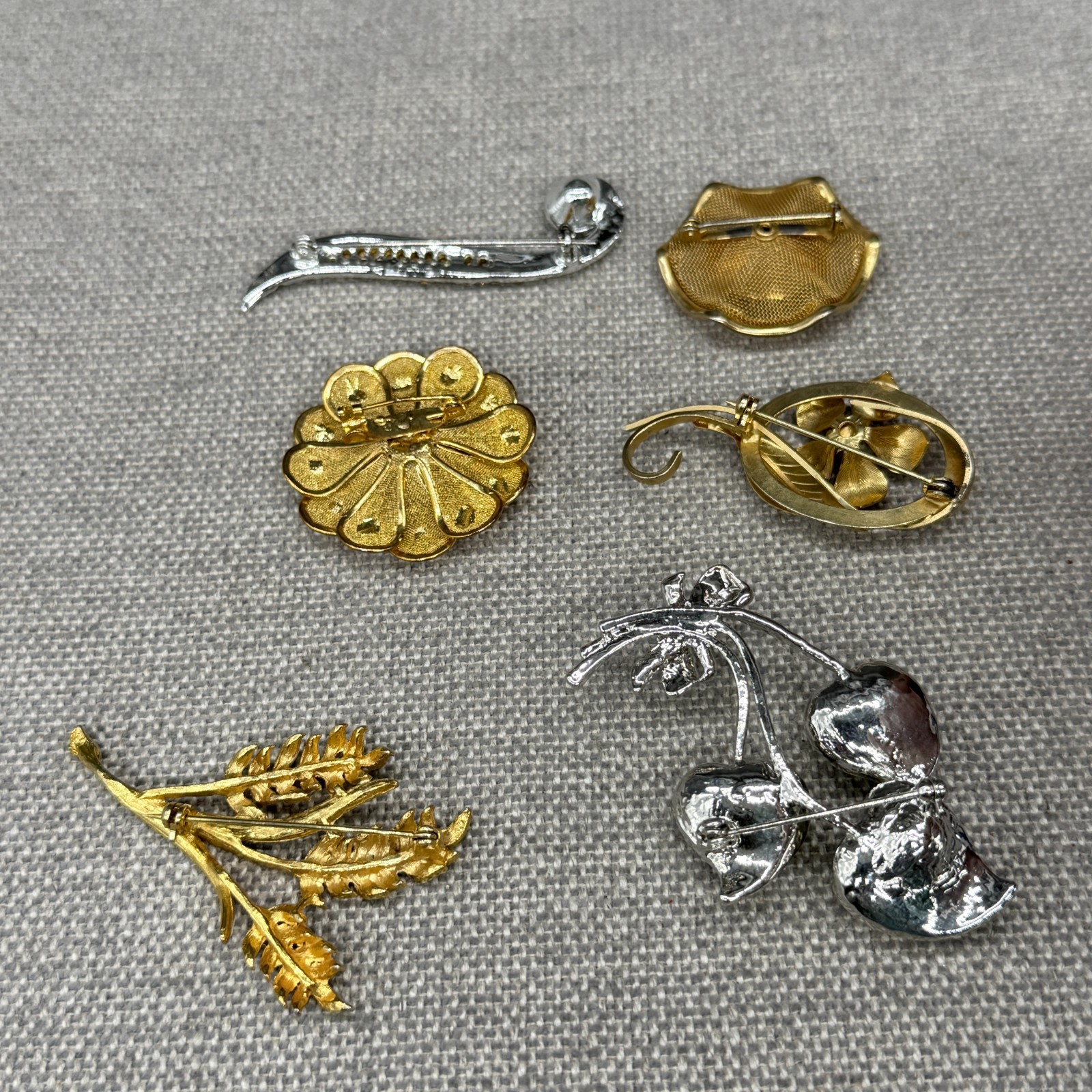 Vintage Brooch Lot 6 Brooches Flowers Leaves Rhinestones Enamel