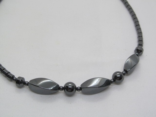 Vintage Hematite Semi Precious Stone Ball Twist Barrel & Cube Necklace 17.5 In
