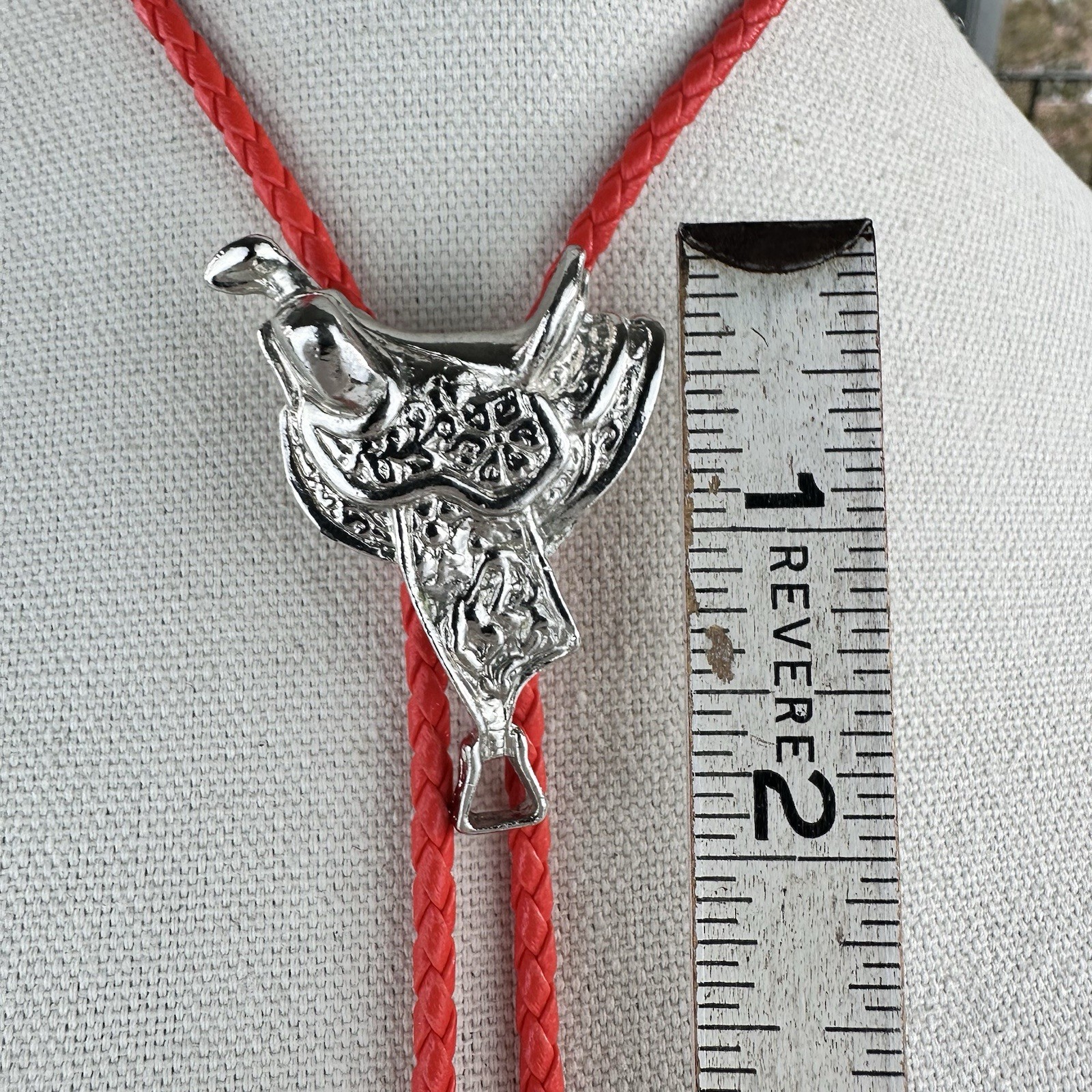 Stunning Vintage 90s Chrome Silver Tone Horse Saddle Western Bolo Tie