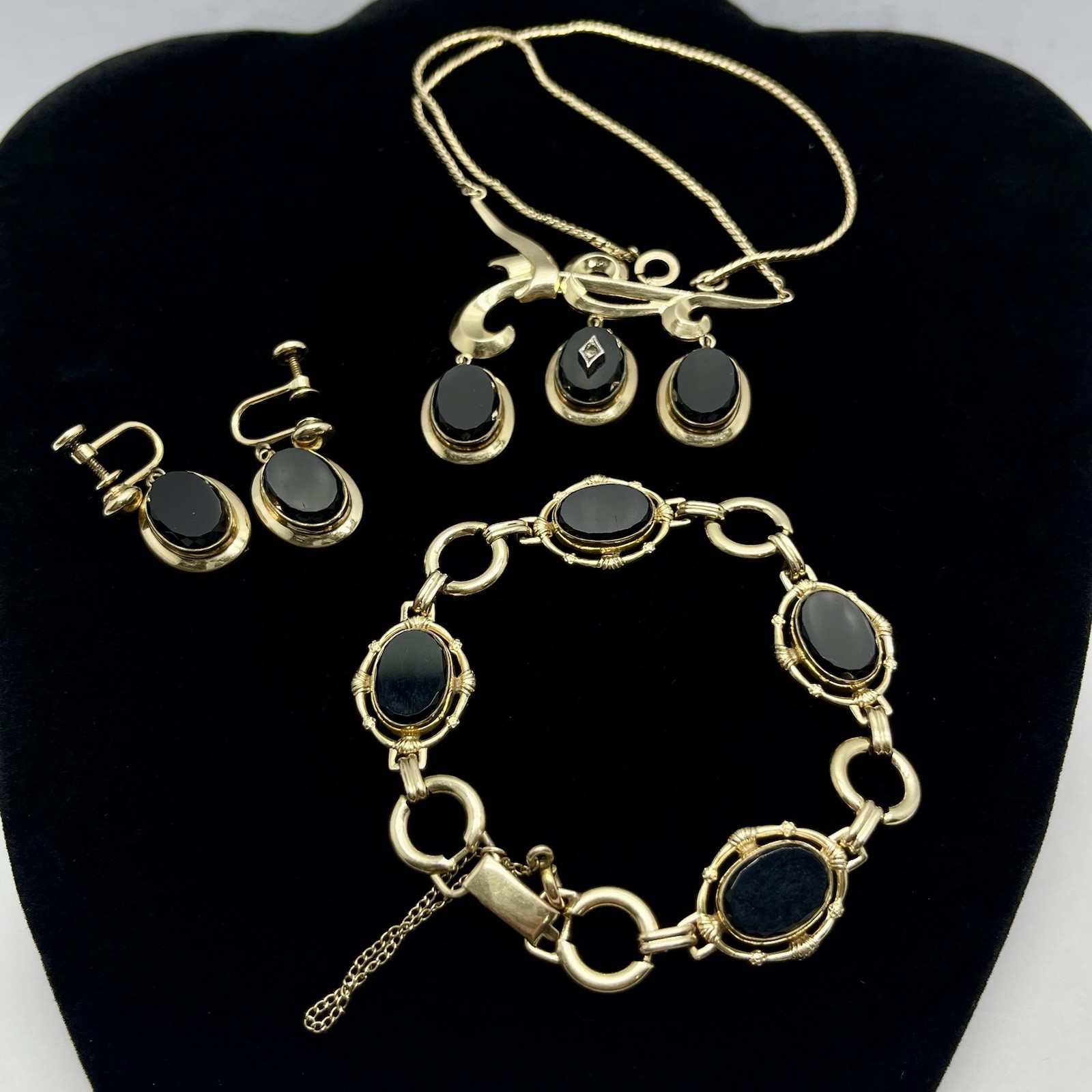 Vtg. CM 1/20 12KT GF Jewelry Set Necklace, Bracelet & Earrings Black Glass -MC