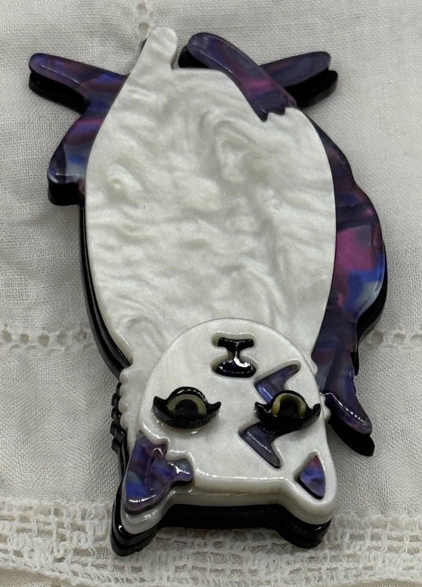Beautiful White Oyster Shell & Purple & Pink Feet Tail & Ears Cat Brooch Pin