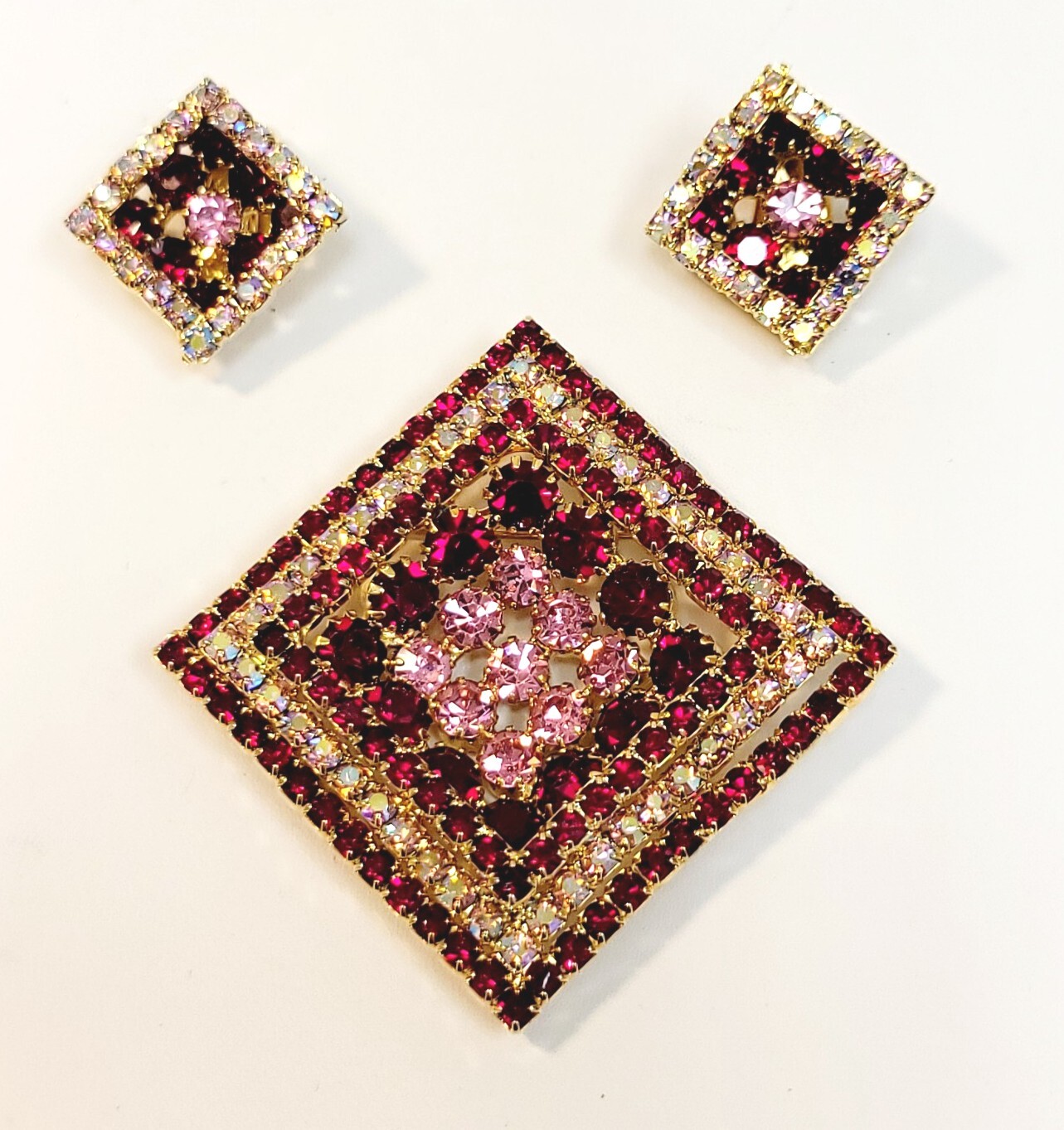 Vintage Weiss Pink Red AB Rhinestone Square Layered Brooch & Earrings