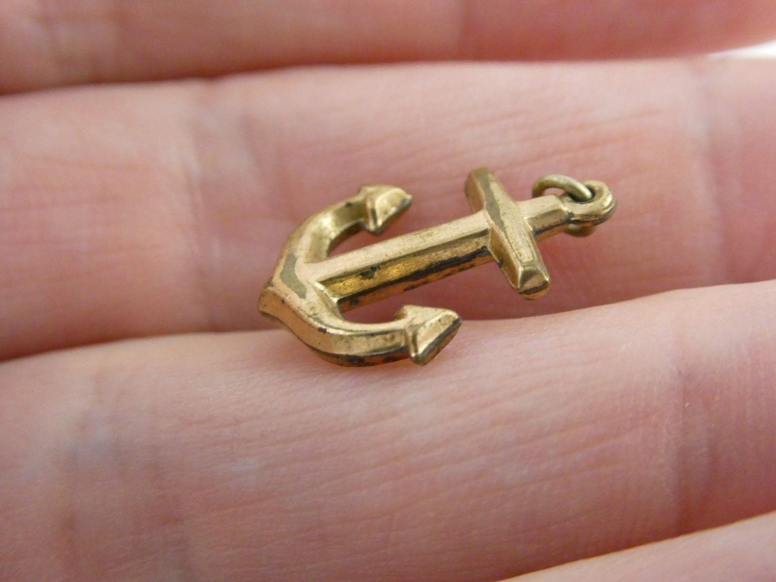 Vintage Unmarked Gold Fill Metal Anchor Pendant Charm .6g .75 Inch Length
