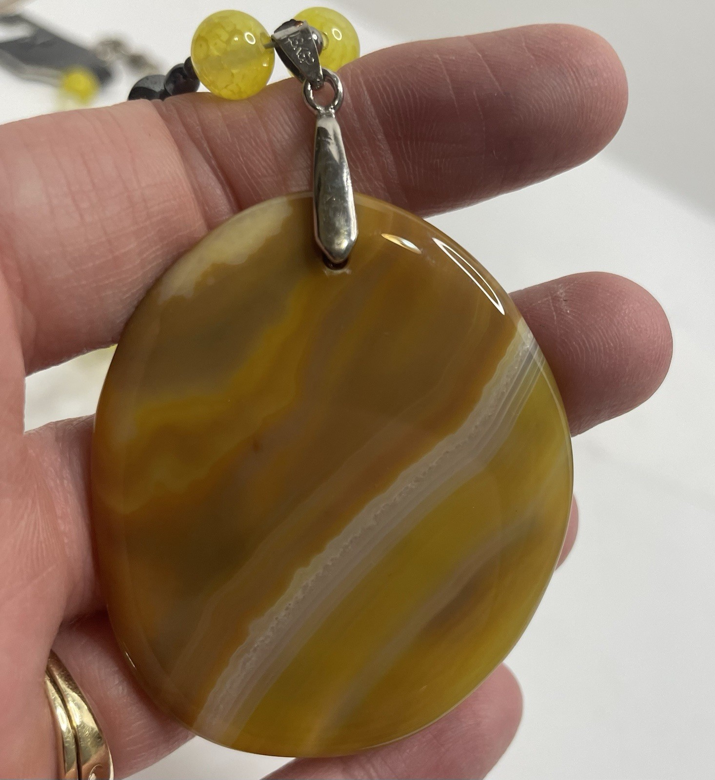 Vtg. Chunky Striped Agate Medallion Pendant Statement Necklace 12” L Yellow Boho