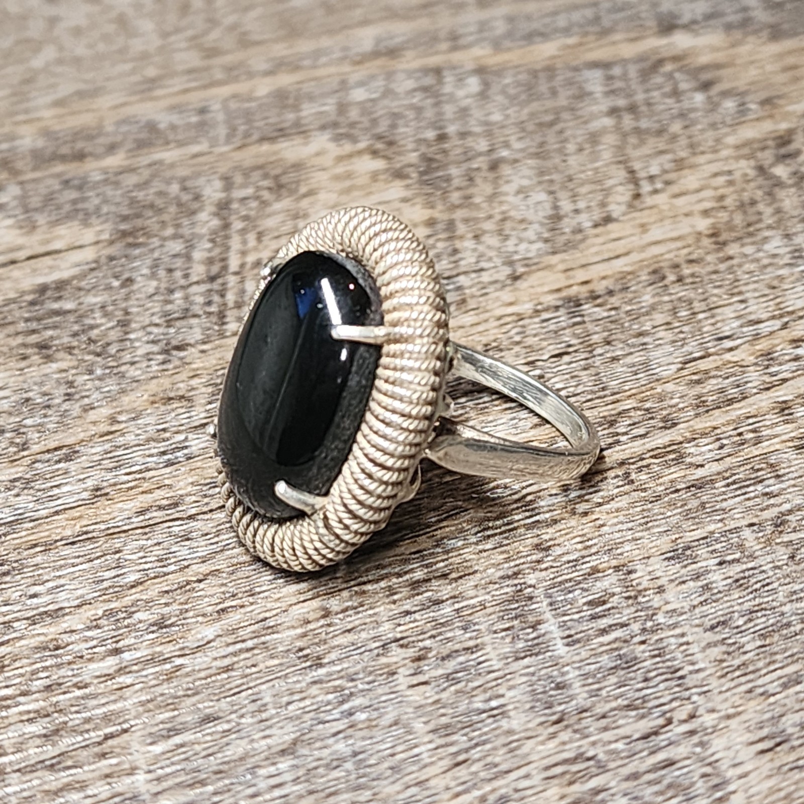 VTG Native Southern Sterling Silver – Obsidian Coiled Style Size 7.25 Ring