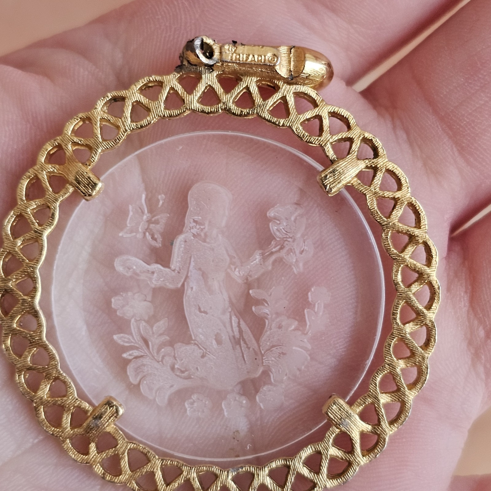 Vtg CROWN TRIFARI Carved Glass Intaglio Cameo Pendant Only Girl Flowers READ