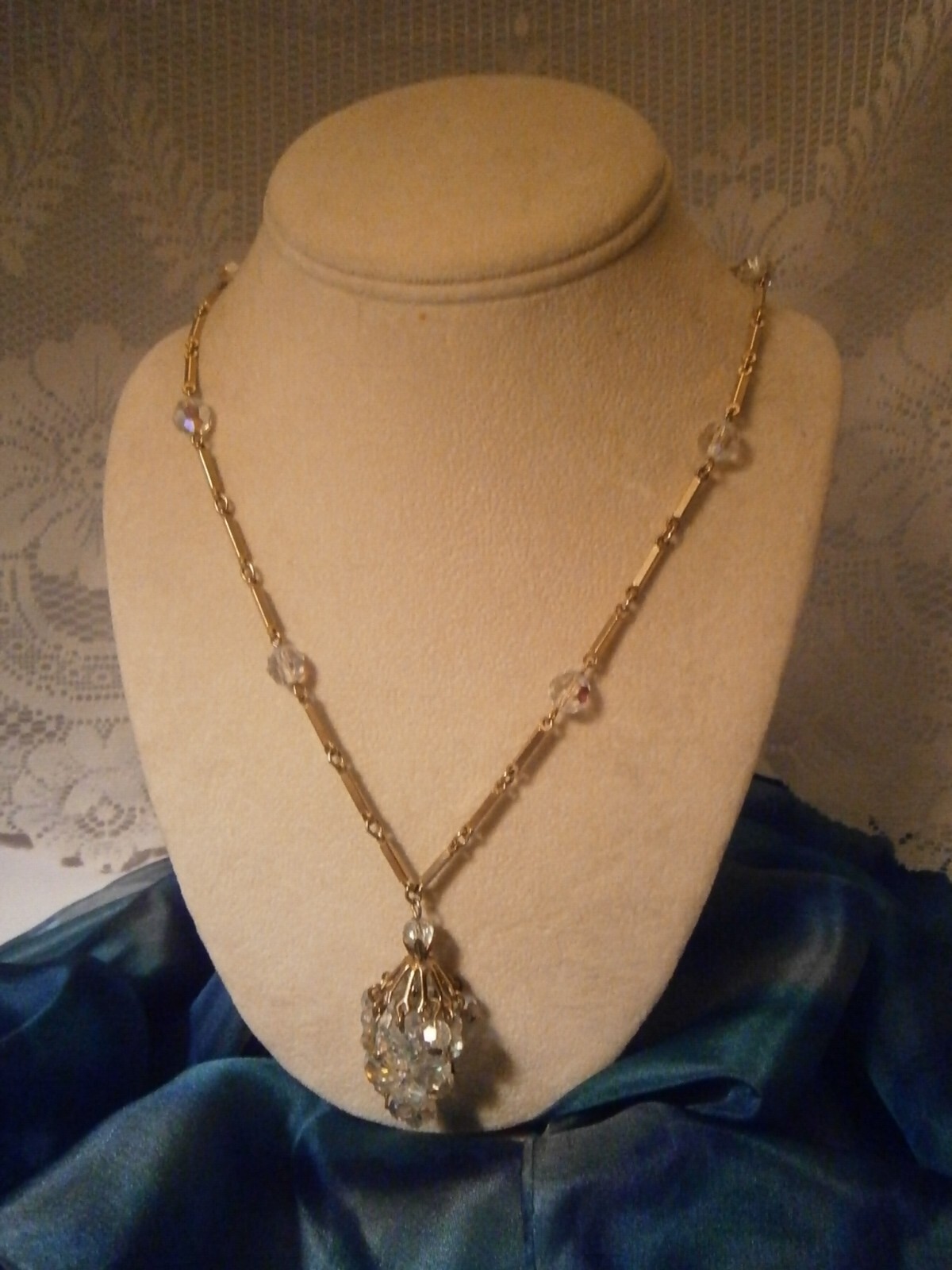 Vtg Gold Tone Bar Link AB Crystal Bead Necklace with Articulated Cluster Pendant