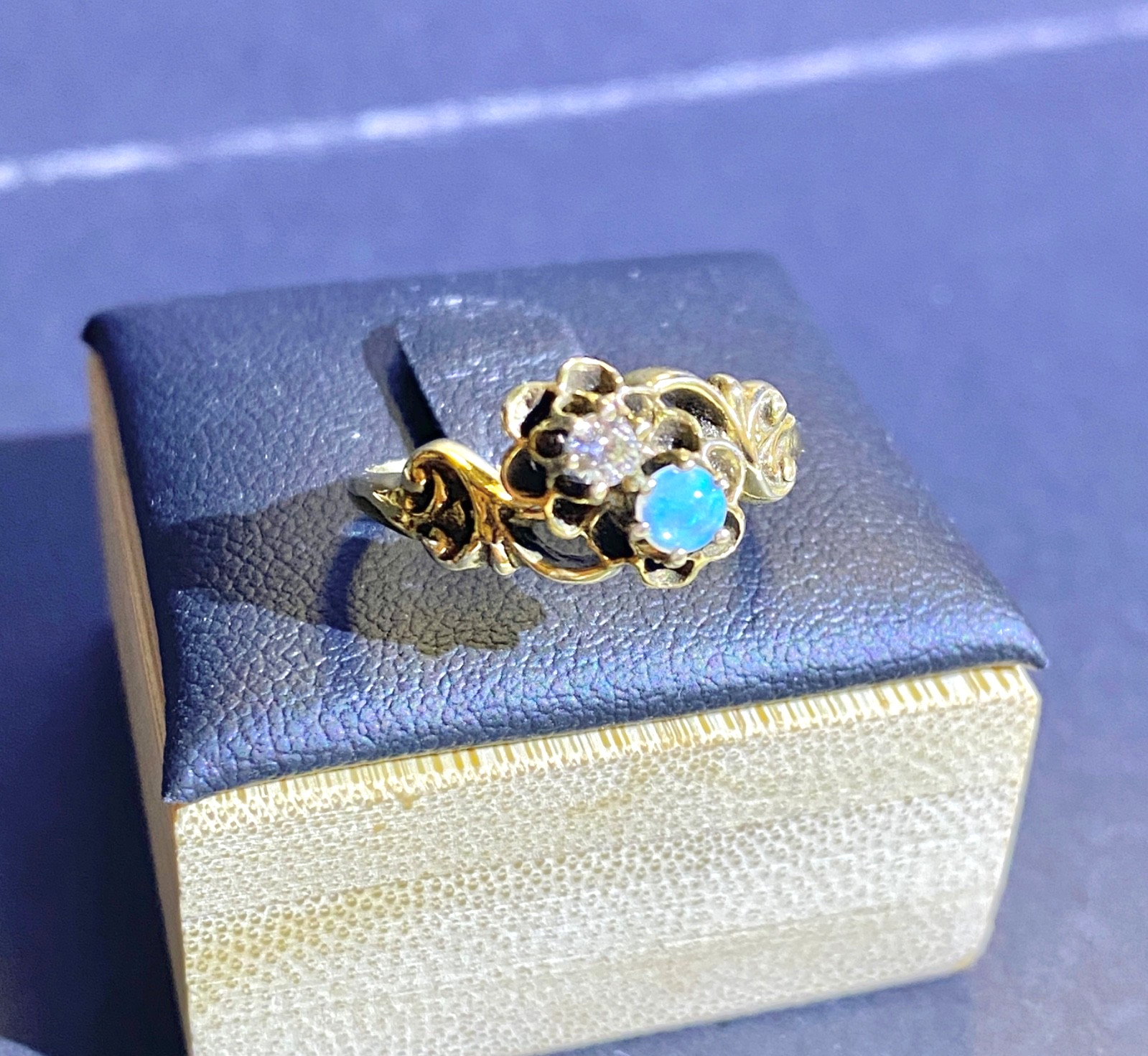 Vintage 14 KP Yellow Gold Diamond and Opal Buttercup Ring Size 6 1/4 6.25