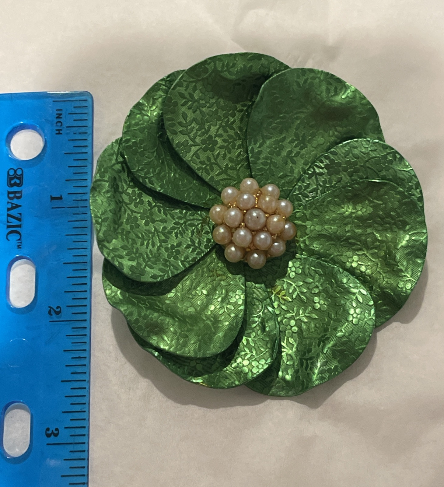 VINTAGE Printed METAL ENAMEL FLOWER PIN BROOCH GREEN PETALS 3″ BLOOM Beaded Gold