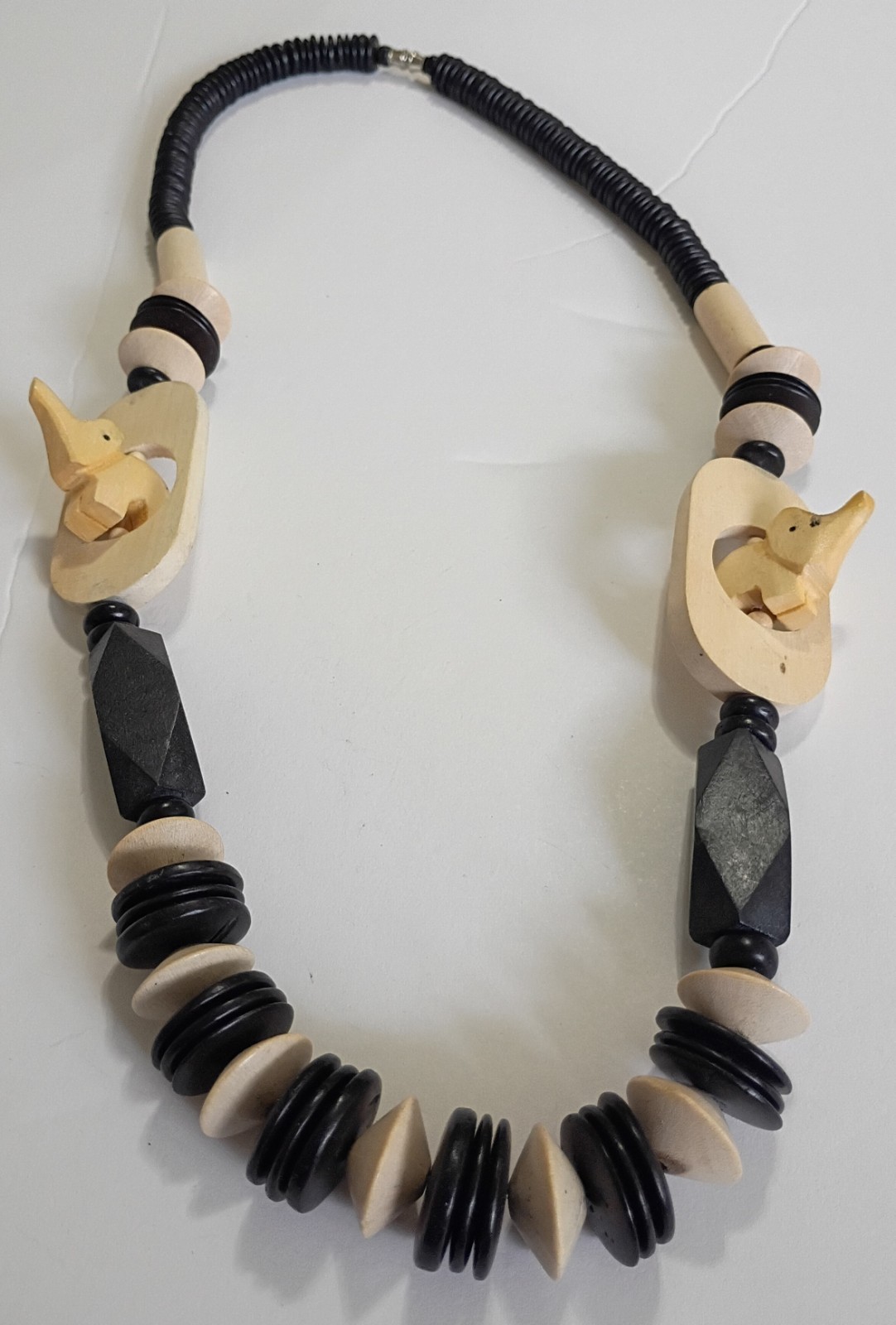 HAND CARVED ELEPHANT SAFARI ANIMAL WOODEN BEAD NECKLACE BARREL CLASP
