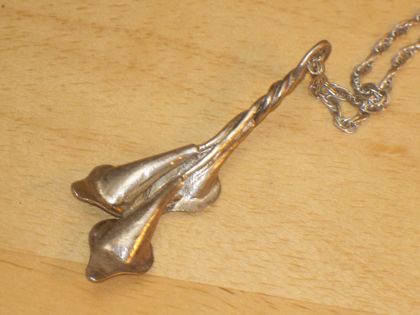 Vintage Handmade STERLING Silver CALLA LILY Pendant NECKLACE English Signed LR