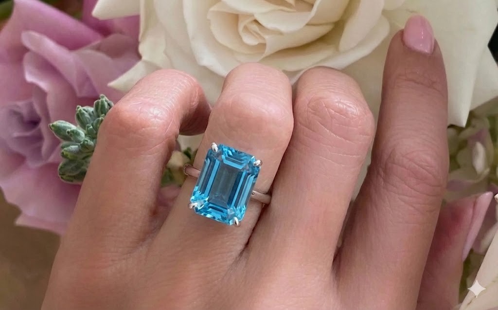 Vintage 14K White Gold Engagement Ring 14.57CT. Blue Topaz Rectangular Shape