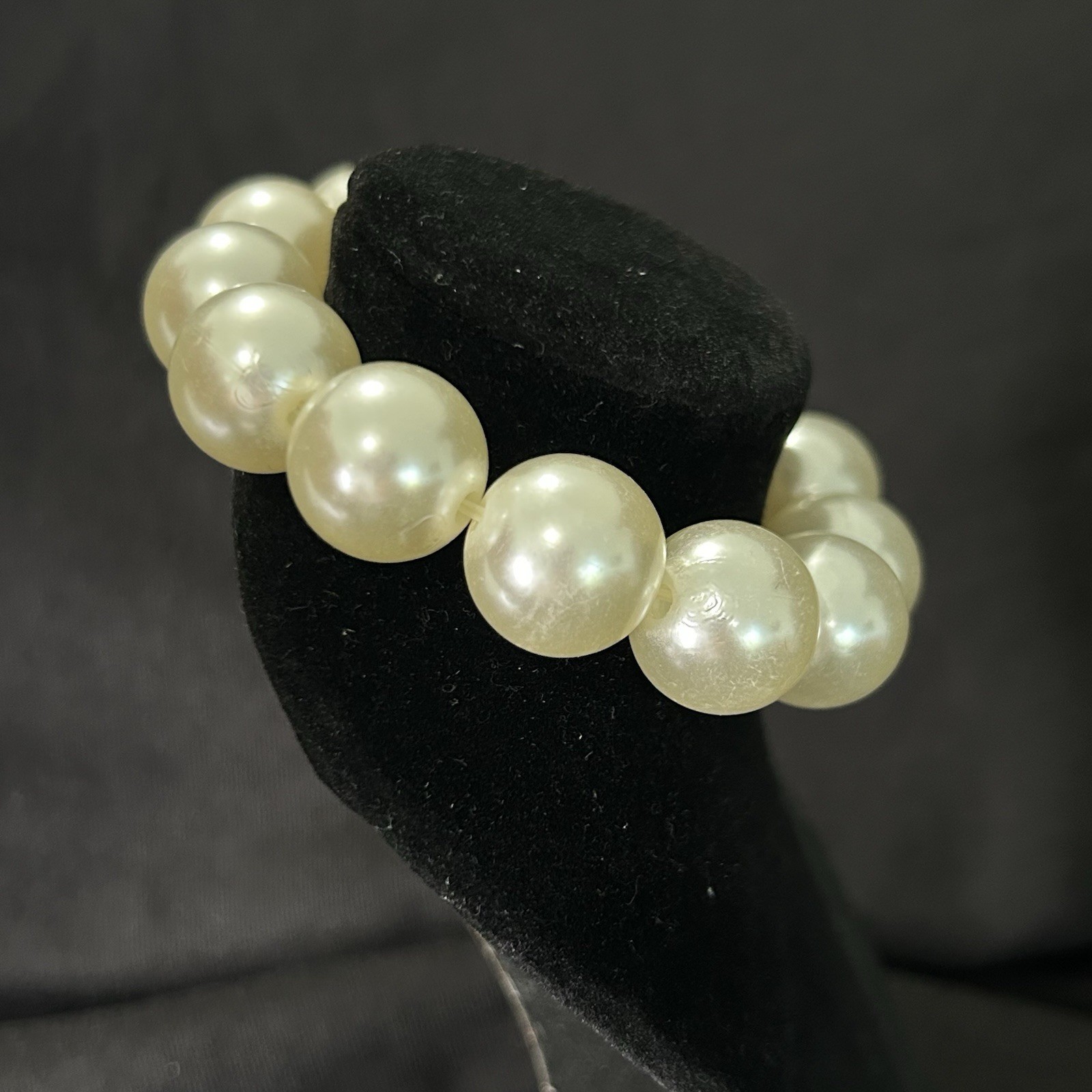 Vintage Faux Pearl Beaded Stretch Bracelet 8”