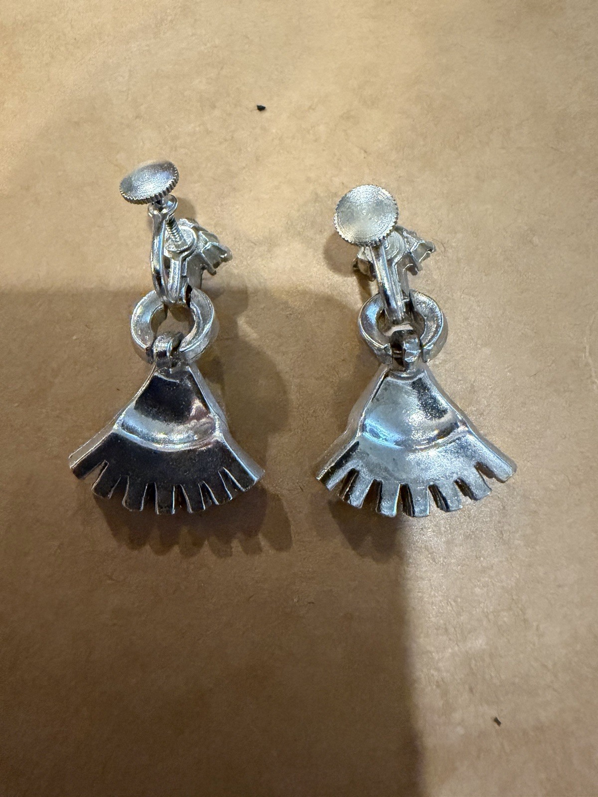 Vtg Rhinestone Fan Shape Dangle Earrings – Screw Back