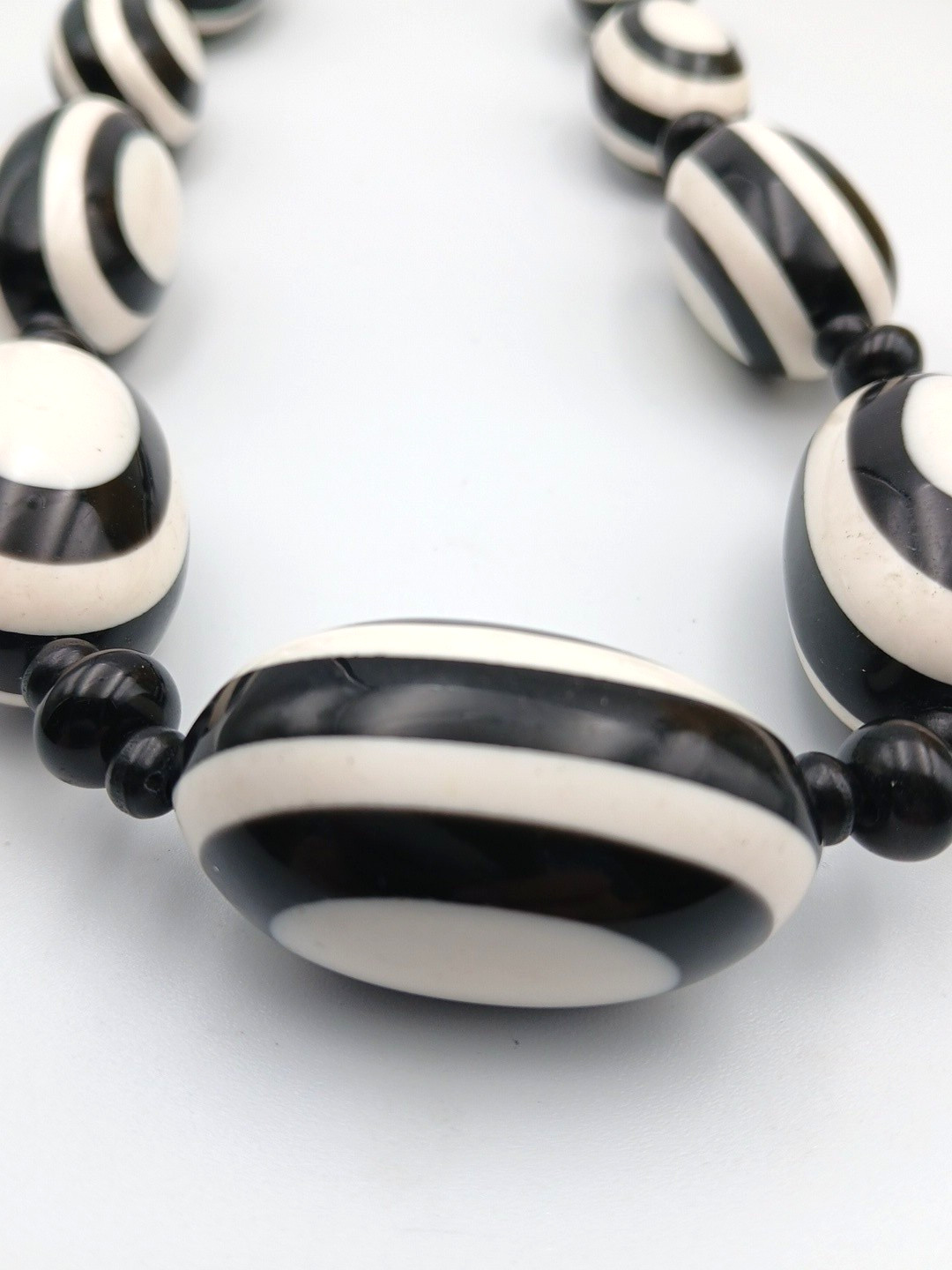 Vintage 60’s MOD Art Deco Black & White Chunky Bead Necklace 26″