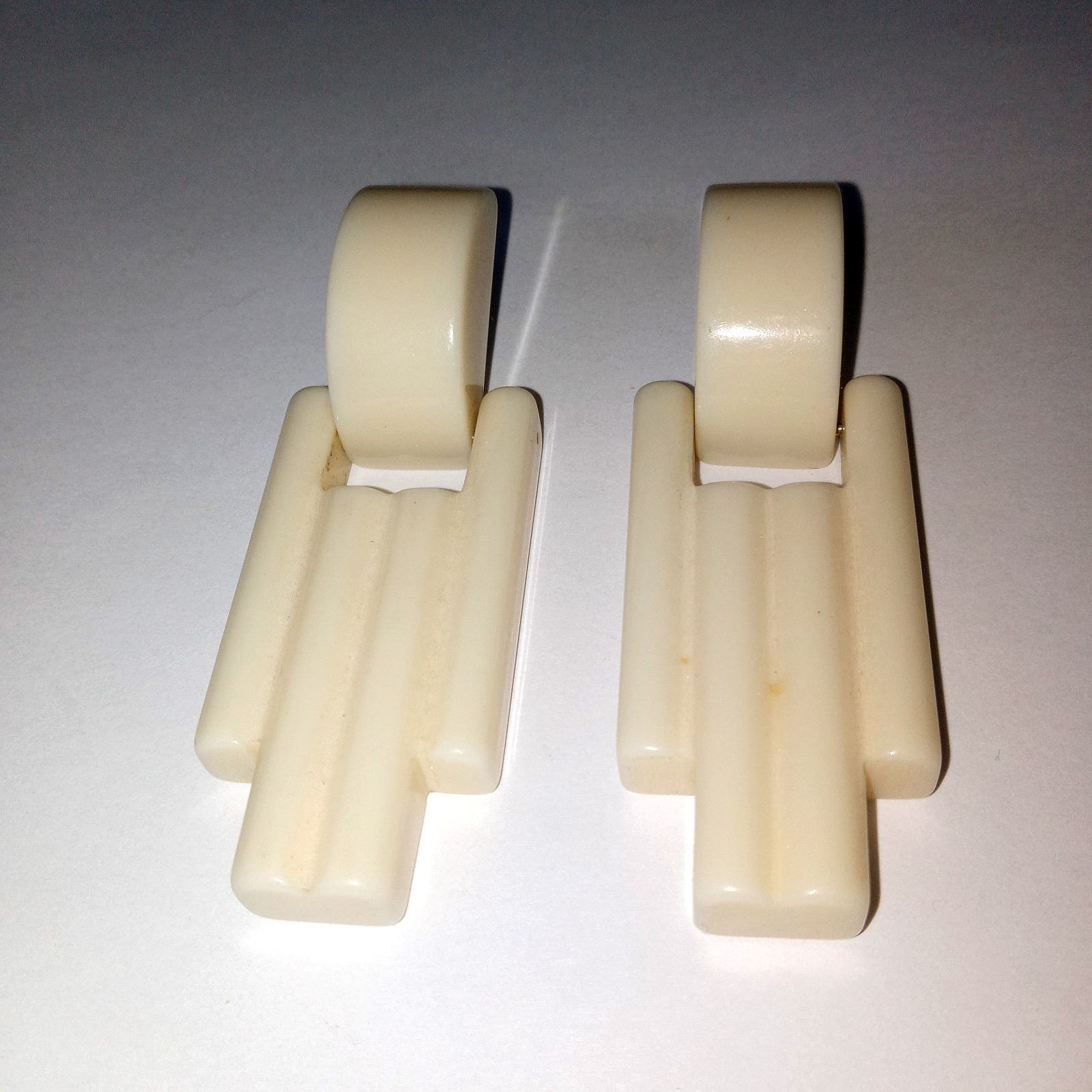 Vtg Art Deco Pierced Earrings Off White Acrylic Plastic