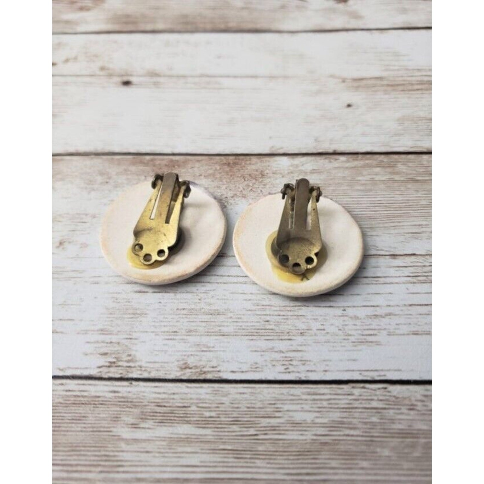 Vintage Clip On Earrings – Stunning Off White with Gold Tone & Pastel Design