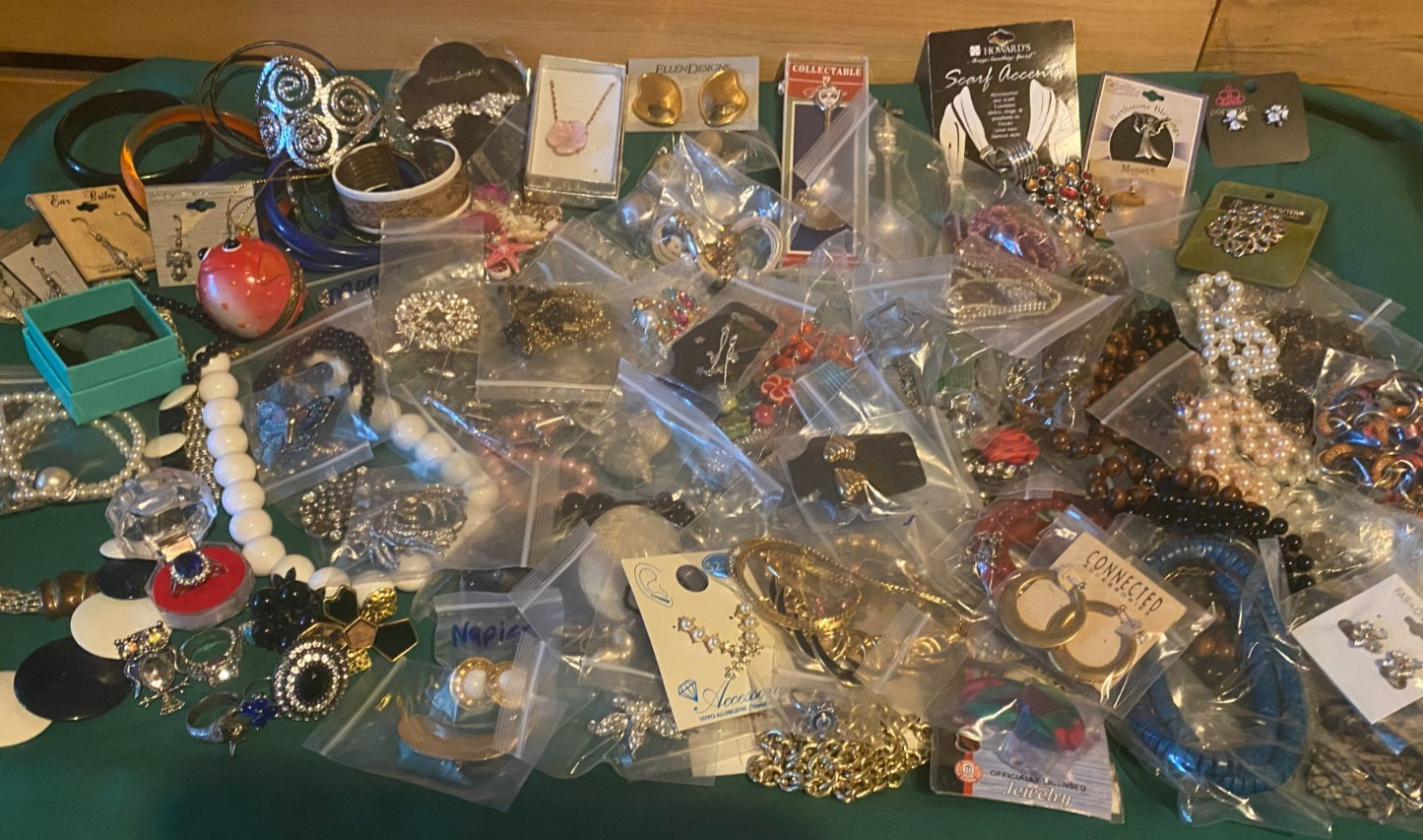 VINTAGE to Modern JEWELRY LOT 6 LBS 111 PCS RHINESTONE RING NECK WEARABLE #16