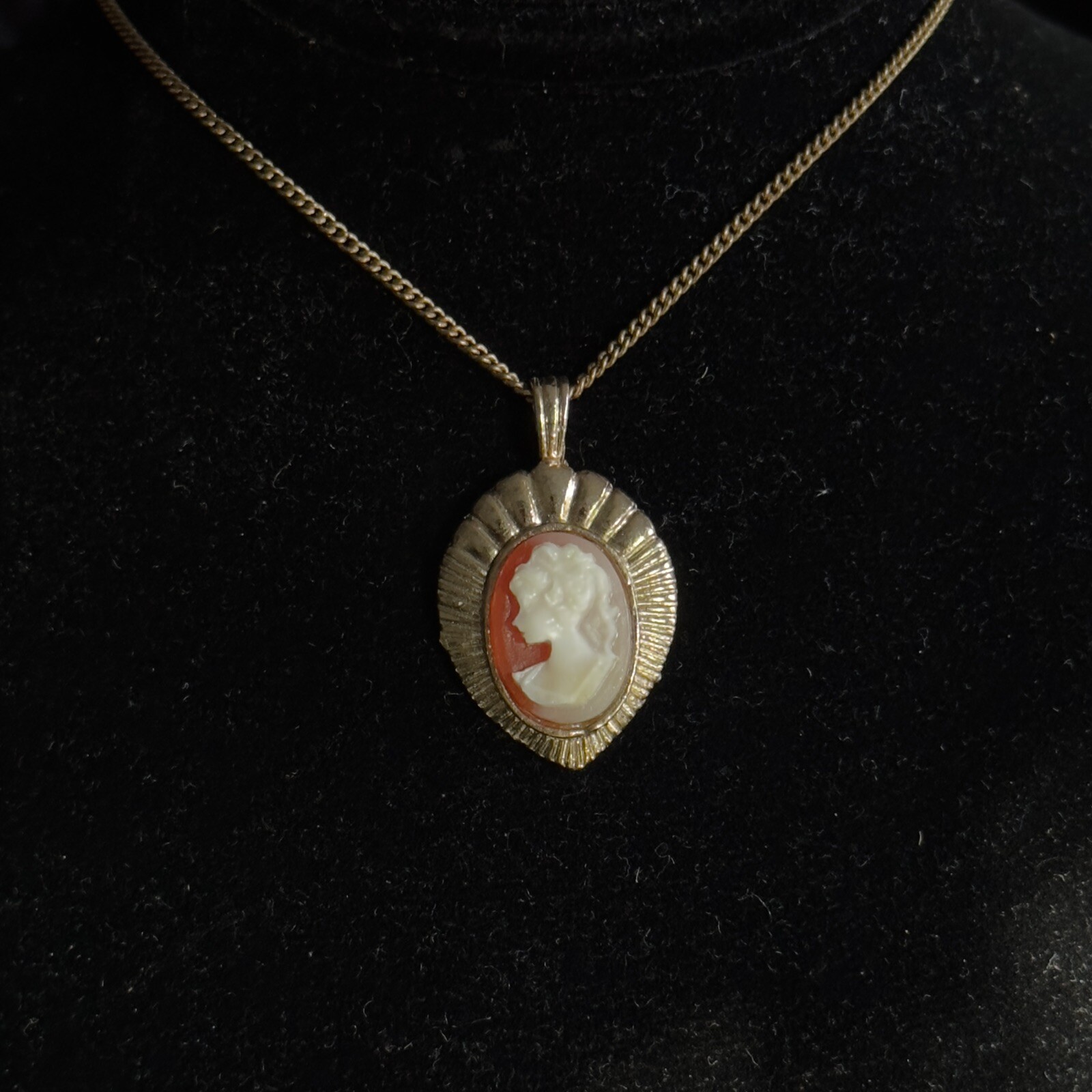 VINTAGE CAMEO LADY Gold Tone Orange & Cream Colored Carved Profile Pendant Charm