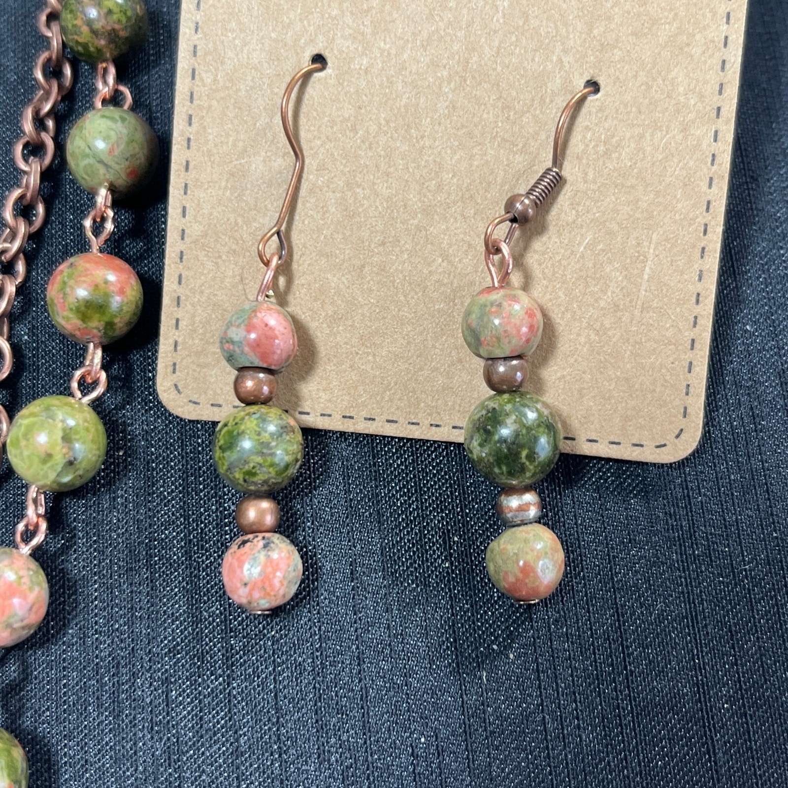 Aventurine oval 1 1/4″ cabochon necklace pendant copper wire 20″ earrings