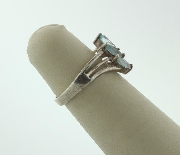 925 NV Nevada Sterling Silver Light Blue Topaz & Clear CZ Pointed Ring – Size 5