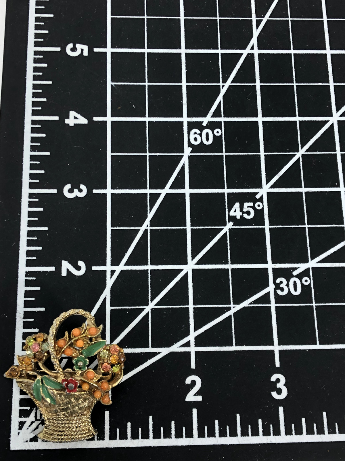 Vintage Flower Basket Brooch Pin Gold Tone Multicolor Rhinestones Enamel Coro??