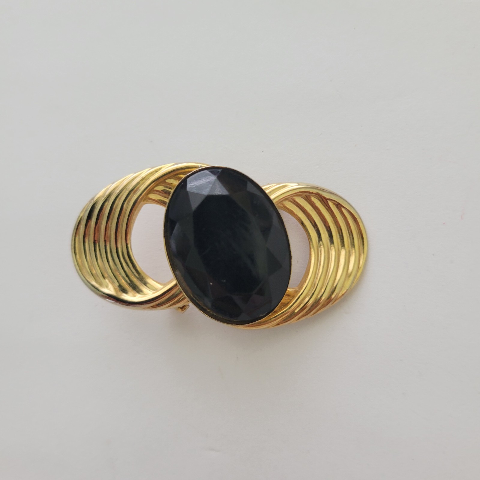 Vintage MCM Brooch Pin Black Faceted Acrylic Stone Gold Tone Coquette Retro