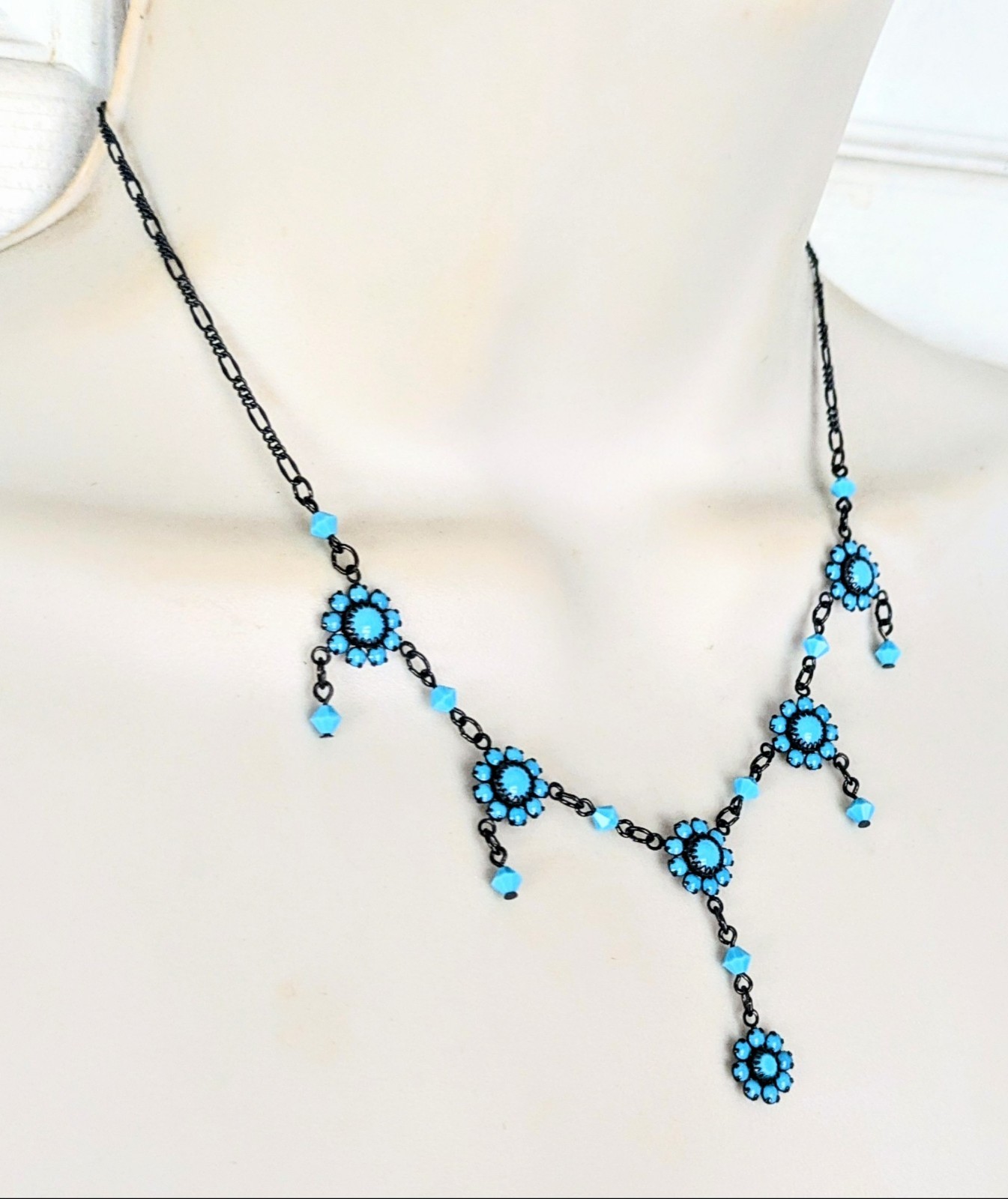 AUSTRIAN CRYSTAL USA Black Tone Turquoise Crystal Dangle Necklace 16.25″