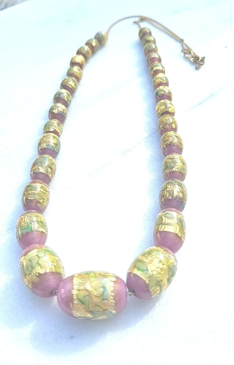SALE! RAREST VINTAGE GOLD FOIL GREEN YELLOW MAUVE GLASS BEAD CHAIN NECKLACE SET