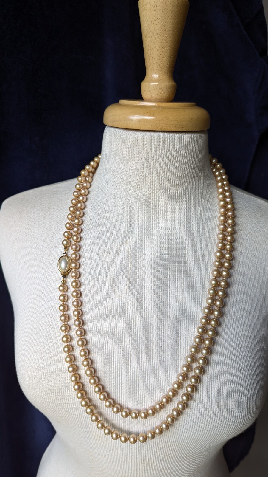 Vintage CAROLEE Faux Pearl Knotted Champagne Gold Tone 60″ Rope Length Necklace