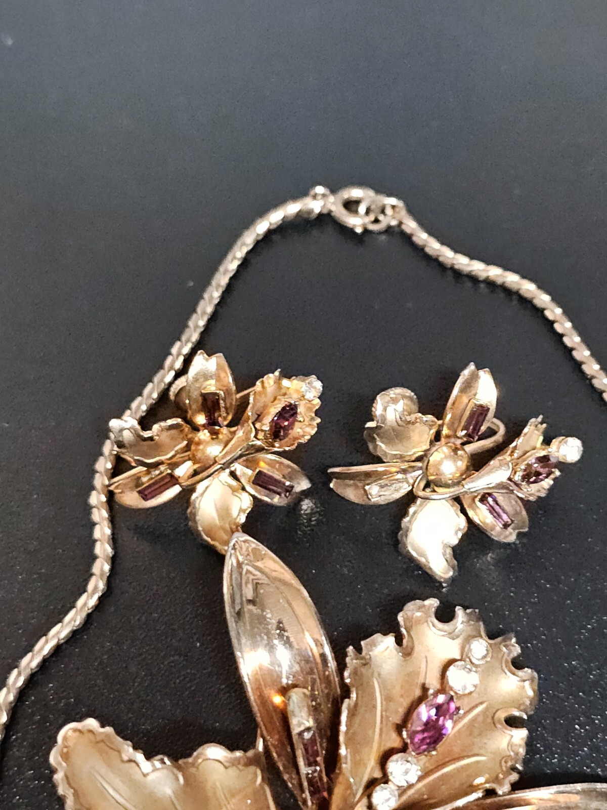 Vtg Goldtone ORCHID Flower Purple Rhinestone Parure Brooch Pin Necklace Earrings