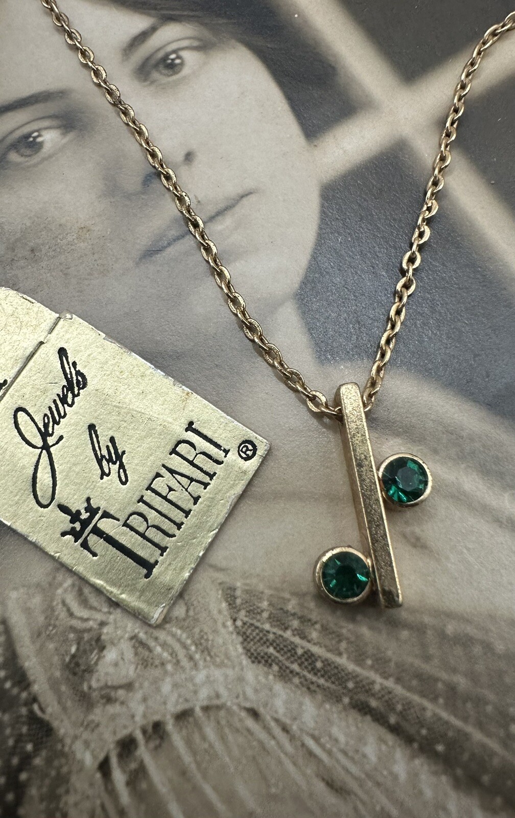 Vintage Crown Trifari Jewels Gold Birthstone Necklace MAY EMERALD Minimalist 70s
