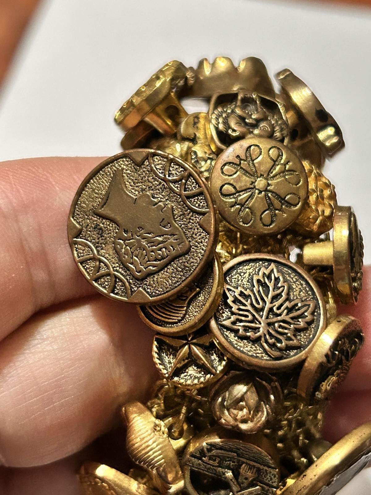 Vintage Mid-Century Buttons Bracelet Stretchy Crochet Gold Tone Victorian Style