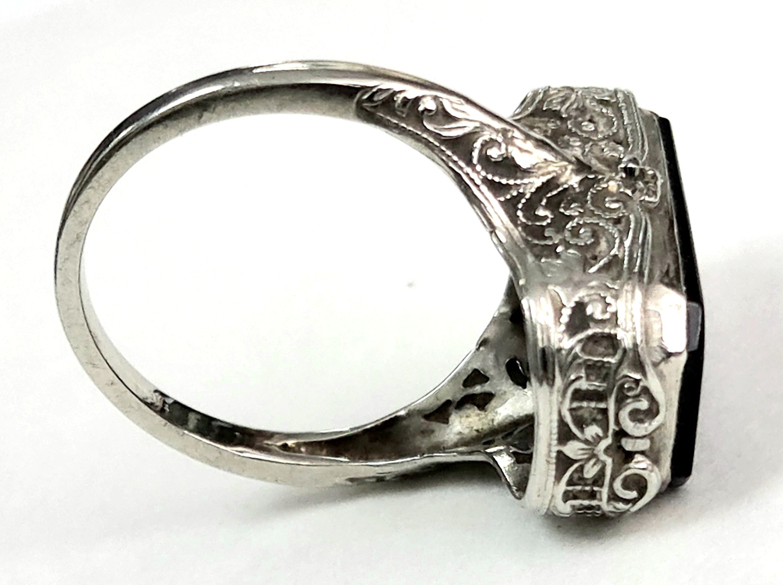 Antique 14K White Gold Black Onyx & Diamond Art Deco Filigree Ring Sz 6.5