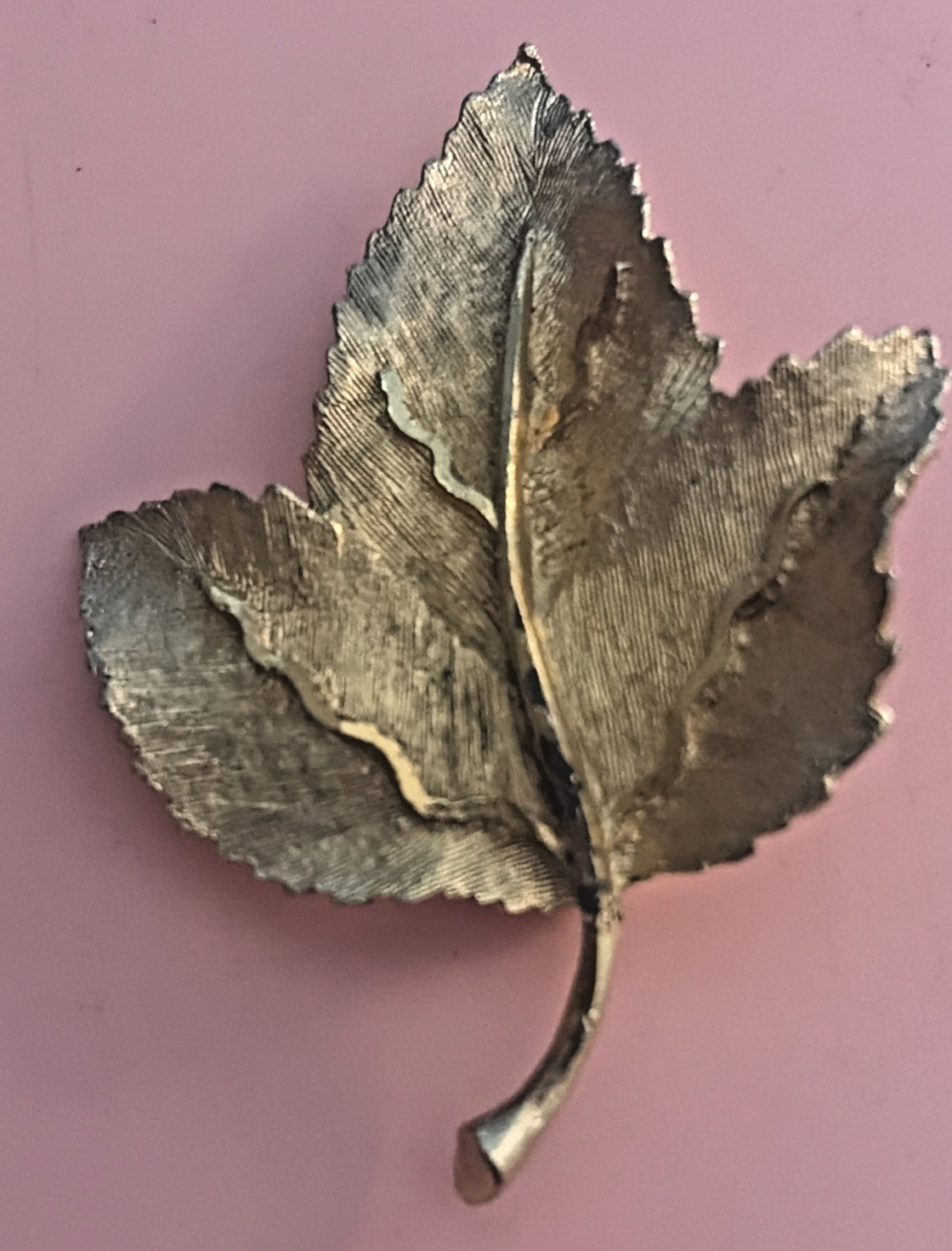 Signed Vintage BSK Leaf Brooch in gold tone, 2 x 1.5 inches. Lovely!