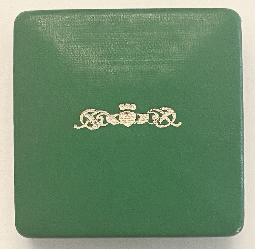 Pair of Vintage Sol D’or Golden Finish Cupid Green Enamel Clover Tie Pins ~ NIB