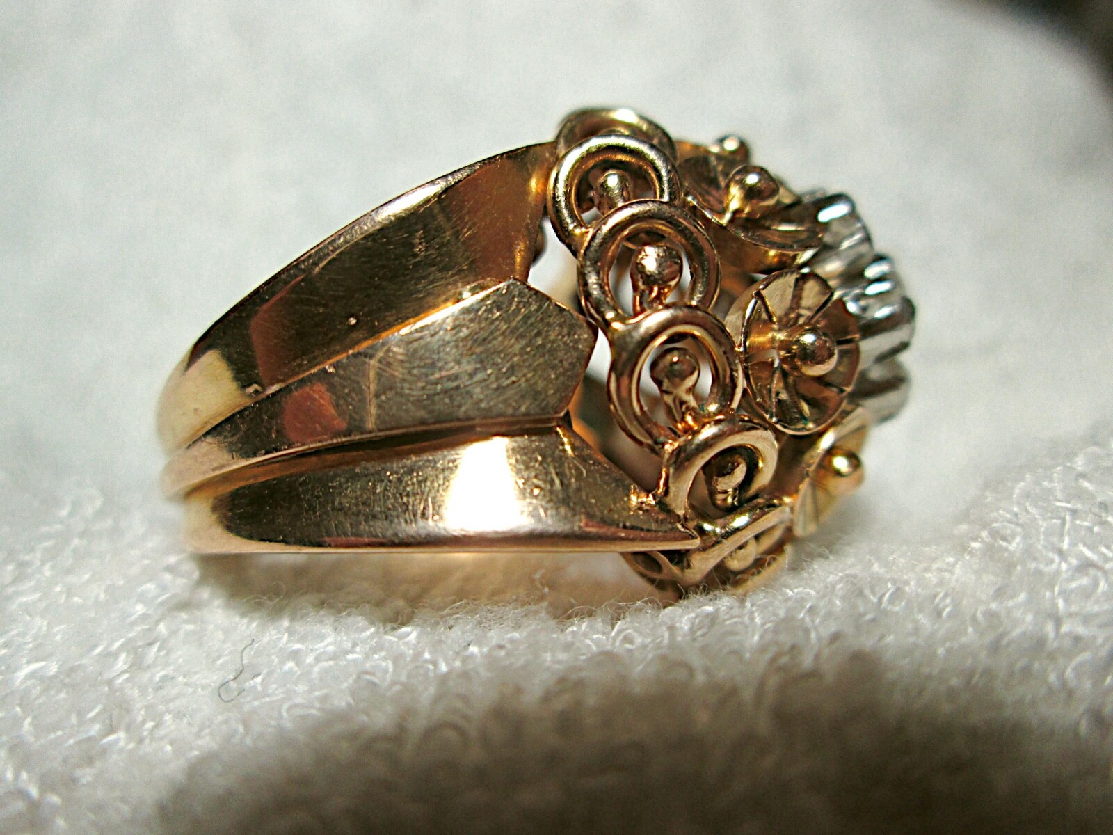 FANTASTIC 17-18K ROSE GOLD PLATINUM DIAMOND FLOWER RING FRENCH RETRO 1940S RARE