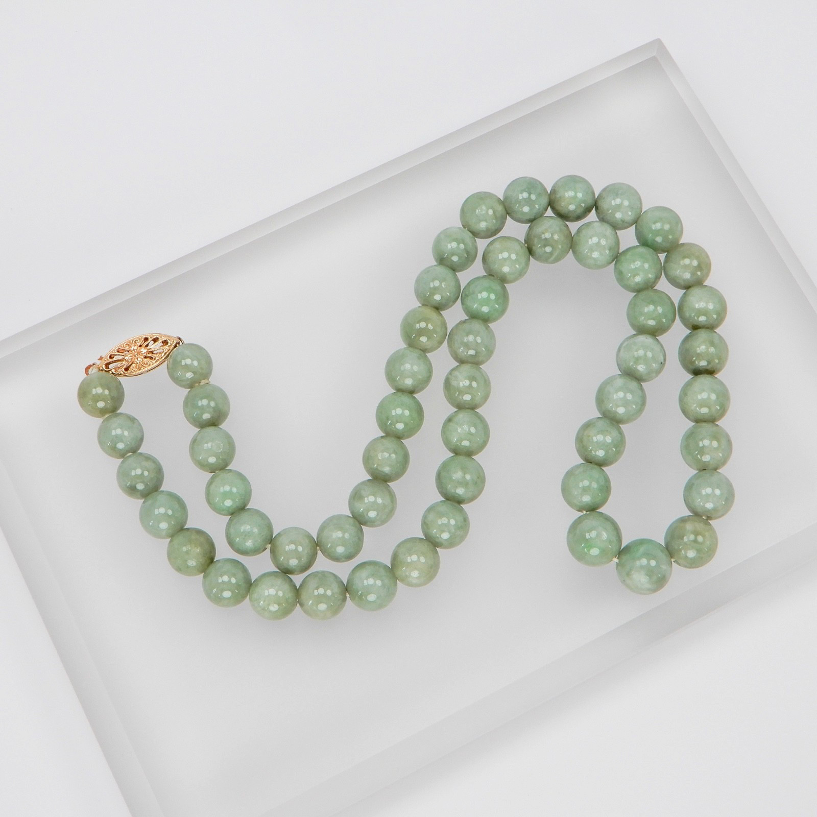 Green Jade Jadeite 8mm Bead Necklace 17” 14K Filigree Clasp 52.9g
