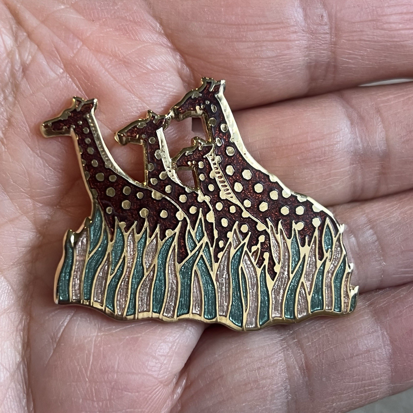 Cute Safari Giraffe Herd Brooch Pin Cloisonne/Enamel 2″ x 1.5″