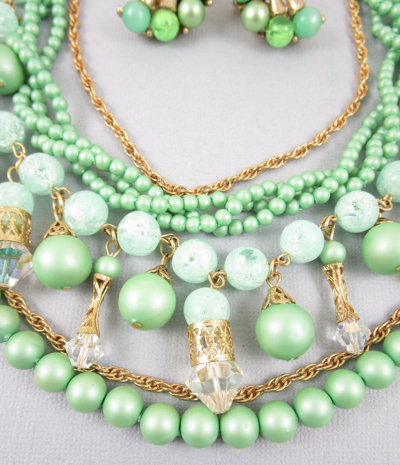 DRAMATIC 1960’S GOLD TONE LIME GREEN BEADED NECKLACE AND EARRINGS SET